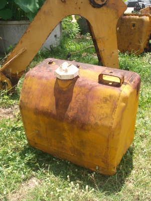 ถังน้ำมัน ขนาด 50x50 cm หนา 30 cm ถังน้ำมัน ขนาด 50x50 cm หนา 30 cm