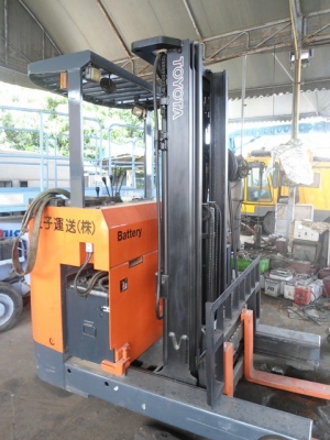 ขายรกยกไฟฟ้า TOYOTA 25 เสาสูง6 เมตร งา 1เมตรพร้อมใช้พึ่งมาจากญีปุ่น