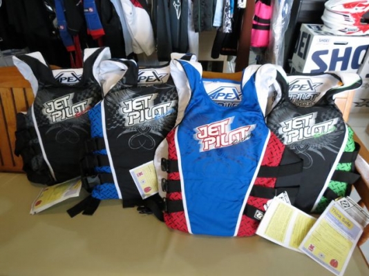 !!!SAIE SAIE ชูชีพ JETPILOT ลดกระหน่ำ ซัมเมอร์เซล!!!