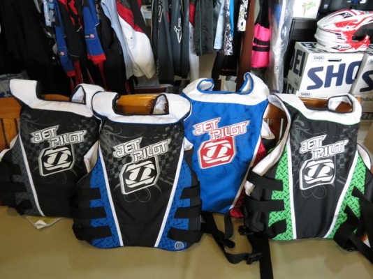 !!!SAIE SAIE ชูชีพ JETPILOT ลดกระหน่ำ ซัมเมอร์เซล!!!