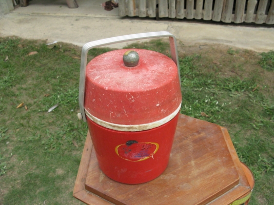 กระติกน้ำสามใบ กระติกน้ำสามใบ