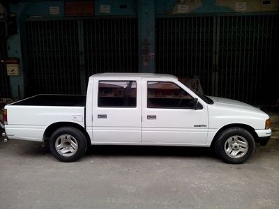 ขายอีซูซุ มังกรทอง TFR 4 ประตู รถสวยสภาพพร้อมใช้งาน ขายอีซูซุ มังกรทอง TFR 4 ประตู รถสวยสภาพพร้อมใช้งาน