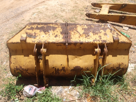 ขายบุ้งกี่รถตัก KOMATSU D20S-3 ขายบุ้งกี่รถตัก KOMATSU D20S-3