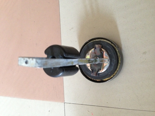 ขายฝาปิดถังน้ำมันงานเก่า สภาพดี เข็มลูกลอยยังใช้งานได้ดี ราคา450บาท พร้อมส่งครับ ขายฝาปิดถังน้ำมันงานเก่า สภาพดี เข็มลูกลอยยังใช้งานได้ดี ราคา450บาท พร้อมส่งครับ