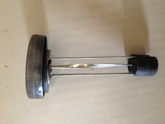 ขายฝาปิดถังน้ำมันงานเก่า สภาพดี เข็มลูกลอยยังใช้งานได้ดี ราคา450บาท พร้อมส่งครับ