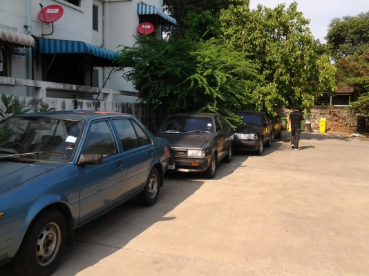 ขายเหมาครับผม หรือแยกซื้อก็ได้ วอลโว่ 940 เกียร์ออโต้ เบาะหนัง 2 คัน นิสสันซันนี่เครื่อง 1300 จำนวน 2 คัน รวม 4 คันครับ