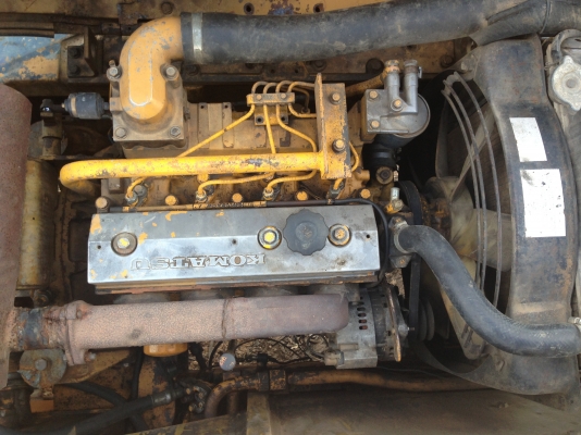 KOMATSU PC 80-3 เอกสารใบอินวอยซ์ รถบอดี้สวยครับสภาพดีพร้อมใช้งาน เครื่องเดิมปั๊มเดิมแห้งแรงดี ทำงานเร็ว บูมอาร์มไม่ปะไม่ดาม เอวแน่นดี ช่วงล่างโซ่บูทใบแทรกหนาดีประมาณ 70\% พร้อมทำงานได้เลย ราคาต่อรองได้เลยครับ