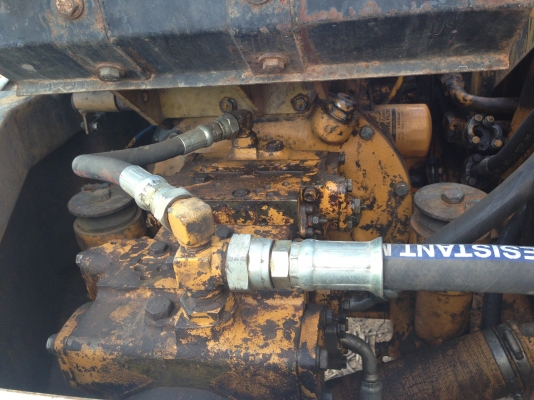 KOMATSU PC 80-3 เอกสารใบอินวอยซ์ รถบอดี้สวยครับสภาพดีพร้อมใช้งาน เครื่องเดิมปั๊มเดิมแห้งแรงดี ทำงานเร็ว บูมอาร์มไม่ปะไม่ดาม เอวแน่นดี ช่วงล่างโซ่บูทใบแทรกหนาดีประมาณ 70\% พร้อมทำงานได้เลย ราคาต่อรองได้เลยครับ