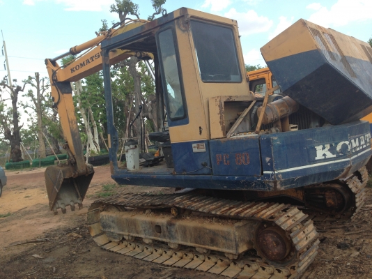 KOMATSU PC 80-3 เอกสารใบอินวอยซ์ รถบอดี้สวยครับสภาพดีพร้อมใช้งาน เครื่องเดิมปั๊มเดิมแห้งแรงดี ทำงานเร็ว บูมอาร์มไม่ปะไม่ดาม เอวแน่นดี ช่วงล่างโซ่บูทใบแทรกหนาดีประมาณ 70\% พร้อมทำงานได้เลย ราคาต่อรองได้เลยครับ