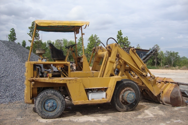 ขายรถตัก TCM