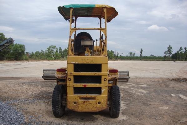 ขายรถตัก TCM