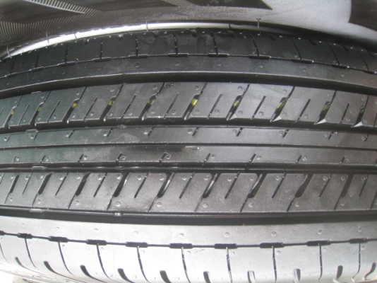 ขายกะทะล้อ  chevrolet แค็ป ขอบ 15 6รู 139 พร้อมยางปลายปี12 และ13(081-3747940)