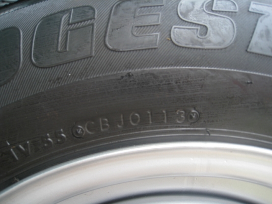 ขายกะทะล้อ  chevrolet แค็ป ขอบ 15 6รู 139 พร้อมยางปลายปี12 และ13(081-3747940)