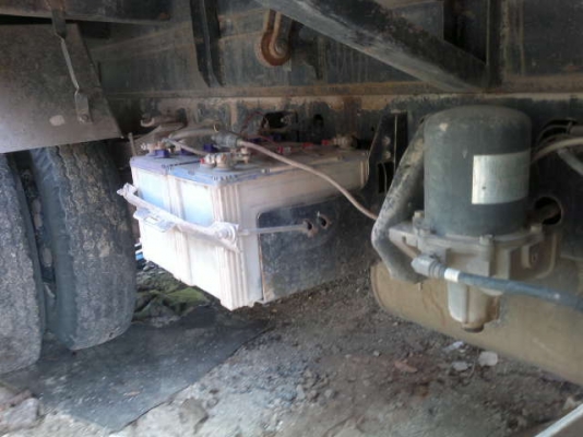 รถฮีโน่ 6 ล้อดั๊ม FC4J  150 แรงม้า ปี 49  สนใจติดต่อ 081 - 6079515