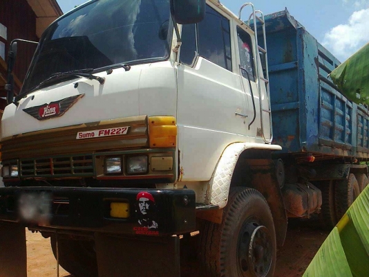 รถฮีโน่ 10 ล้อดั๊ม FM227  220 แรงม้า  สนใจติดต่อ 081 - 6079515