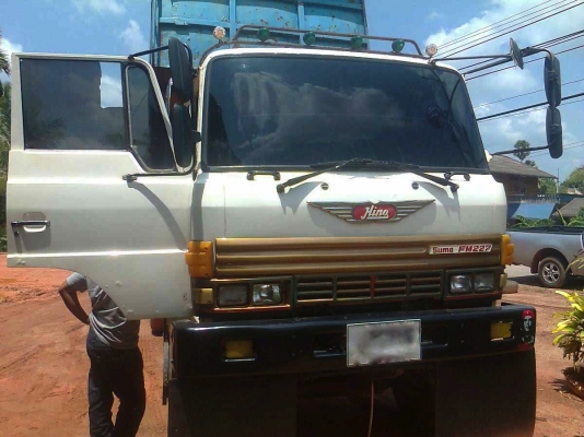 รถฮีโน่ 10 ล้อดั๊ม FM227  220 แรงม้า  สนใจติดต่อ 081 - 6079515