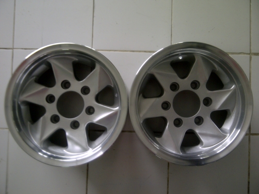 ขายล้อขอบ 14 มี 4 วง ออฟ -10 กว้าง 5.5 ราคา 3000