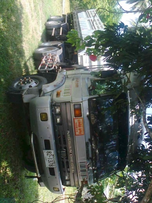 (ลงรุปให้ใหม่)หัวลาก10ล้อนิสสันUD 290แรง(ขายหัว)