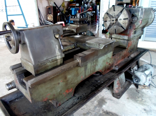 เครื่องกลึง 6 ฟุต คอลึก 15 นิ้ว  52,000  ด่วน  !!!!!!!!