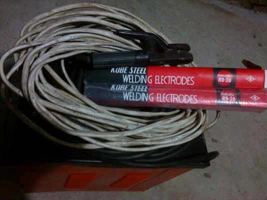 ตู้เชื่อม200A.+หน้ากากเชื่อมปรับแสงอัตโนมัติ แถมลวดเชื่อม