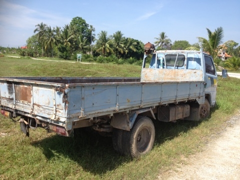 ขาย6ล้อ ISUZU TL85 เครื่องเดิม85แรงแห้งดี ไม่เยิ้ม เกียร์เดิม ไม่หลุด หัววางใหม่NKR (ลงเล่ม)แทนหัวเก่าผุ ภายในดีคอนโซลครบ ช่วงล่างเดิมๆ คัสซีสวยไม่ผุไม่บวม กระบะคาร์โก้ 4.30ม.ไม่ผุ พื้นเหล็กดีไม่มีผุ ยาง7.5 สวยดี6เส้น ทะเบียนขาด1ปี เอกสารพร้อมโอน  ราคาต่อ