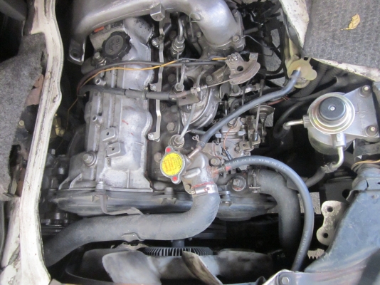 ขายเครื่องดีเซลของtoyota 2 L พร้อมเกียร์ธรรมดาใช้ได้กับไมตี้และหัวจรวด