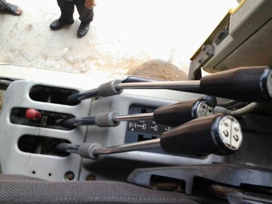 ขายรถเครน 4 ล้อ 22 ตัน KATO เอกสารเล่มทะเบียน อุปกรณ์ครบ