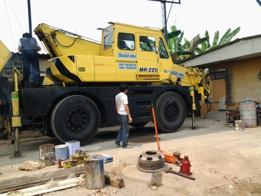 ขายรถเครน 4 ล้อ 22 ตัน KATO เอกสารเล่มทะเบียน อุปกรณ์ครบ