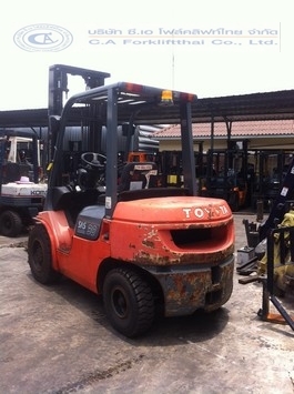 (คันที่ 2 )ขาย รถ โฟล์คลิฟท์ TOYOTA รุ่น 7-FD30