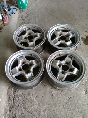 ขายล้อขอบ13 4รู114 ล้อ japan เดิมขายถูก3200 0806260417 เล็กครับ