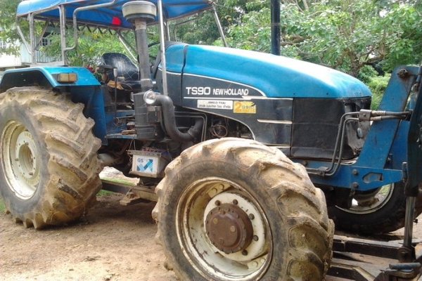 ขาย รถไถ 2เพลา FORD-TS90 NEWHOLLAND เครื่องแห้งไม่เยิ้ม กรองใหญ่ เกียร์กลาง สภาพดี แขนไม่ปะ คานใหญ่ ยางดี4เส้น พร้อมอุปกรณ์2ชิ้น ใบดันกับผาน5  เอกสารเล่มทะเบียน ขายตามสภาพ พร้อมใช้ พร้อมลุยงาน ราคาต่อรองได้ครับ