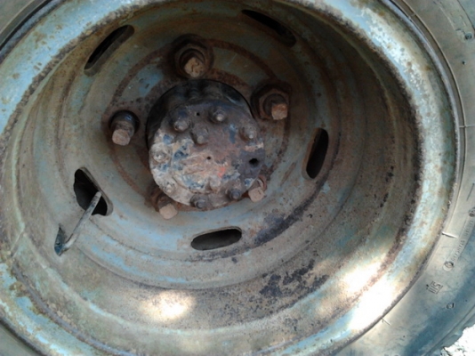 ***ขายแล้วครับขอบคุณ Truck2hand ขายตามสภาพ 6ล้อ ISUZU TL85 วางเครื่อง 4BD1 115 แรง แห้งดี ติดง่าย ไม่หลวม ช่วงล่างดี คัสซีสวย เสริมเหล็กบน ไม่ผุไม่บวม เกียร์ ดีเข้างา่ยไม่มีหลุด ยางดี 5เส้น ไม่ดี1เส้น ภายในดีหัวบางมีผุนิดๆ สีต้องเก็บนิดหน่อย กระบะคาร์โก้4