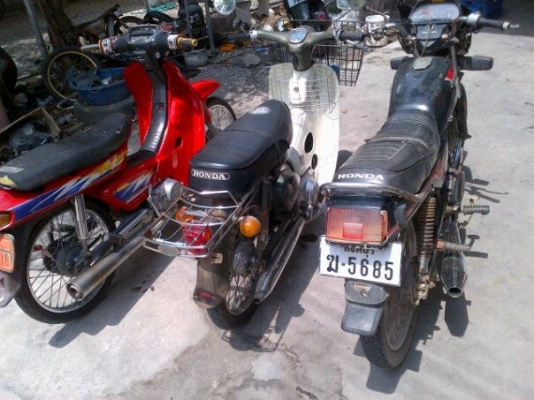 แลก รถ เก๋ง รุ่น ไร ได้ มั้ง คับ ลองดูคับ ให้ 3 คัน เลยคับ