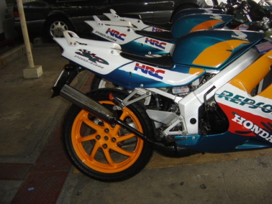 NSR 150 SP PROARM มี 4 คัน สวยมาก สีเขียวส้ม และสีแดง ทำสีใหม่ทั้งคัน ราคา 35000 บาท มี 1 คัน และ อีกคัน ราคา 37000 บาท อีกคัน 39000 อีกคัน 45000 สนใจ ติดต่อ 0808051985 คุณ เจ สีลม ซอย 10 กทม ตรงข้าม ธนาคาร กรุงเทพ สำนักงานใหญ่ สีลม กทม