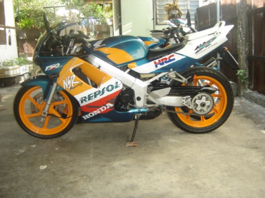 NSR 150 SP PROARM มี 4 คัน สวยมาก สีเขียวส้ม และสีแดง ทำสีใหม่ทั้งคัน ราคา 35000 บาท มี 1 คัน และ อีกคัน ราคา 37000 บาท อีกคัน 39000 อีกคัน 45000 สนใจ ติดต่อ 0808051985 คุณ เจ สีลม ซอย 10 กทม ตรงข้าม ธนาคาร กรุงเทพ สำนักงานใหญ่ สีลม กทม