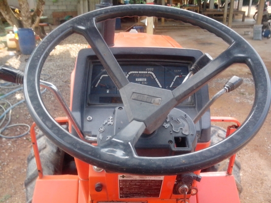 ขายรถไถ Kubota L1-185