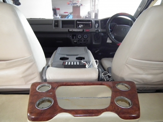 TOYOTA COMMUTER 2.5 D4Dแต่ง VIP