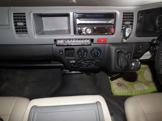 TOYOTA COMMUTER 2.5 D4Dแต่ง VIP