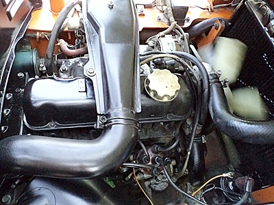 ขายรถยกโตโยต้า 1 ตัน (รุ่น4) เครื่องเบนซิน  กระบอกคู่  ยางตันใหม่ 4 ล้อ เสาสูง 3 เมตร  พวงมาลัยเพาเว่อร์ สีเดิมจากนอก นำเข้าจากญี่ปุ่น ใช้งานได้ทันที