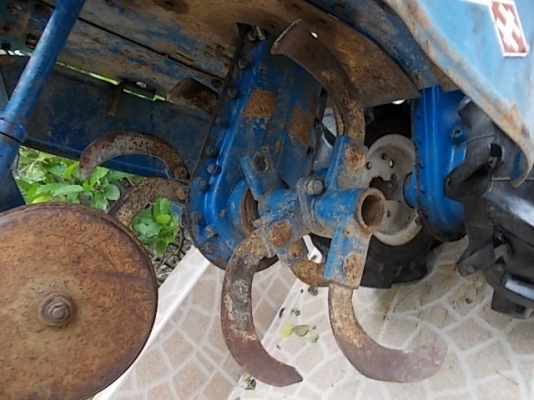 รหัส:12000763รถพรวนดินเดินตามเครื่องKF522เบนชิน(4.5ps)มีชุดพรวนดินกว้าง50cm.