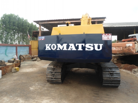 ขายรถแมคโครPC200-3 สภาพพร้อมใช้ สนใจติดต่อ บอย 085-156-2314