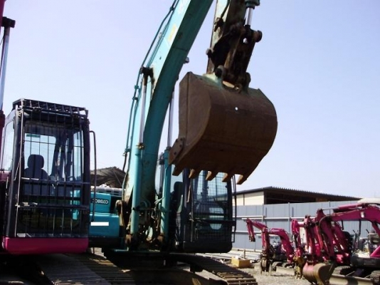 รถขุด KOBELCO  SK200-8 YN11,SN:50400,3545Hr. รถนอกนำเข้า รุ่นใหม่ สภาพสวยมากครับ ซีเรียลสูงชั่วโมงน้อย  ติดต่อคุณ มานะ 085-9049669
