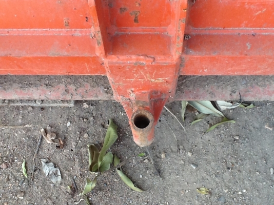 ขายใบมีดตัวดันหน้าตราช้าง สภาพดีตามรูป  8000 บาท