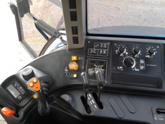 ขาย FORD NEW HOLLAND 8160