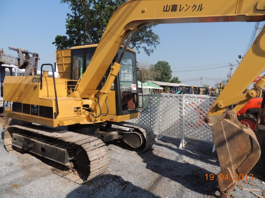 ขายรถขุด CATTERPILLAR E70B