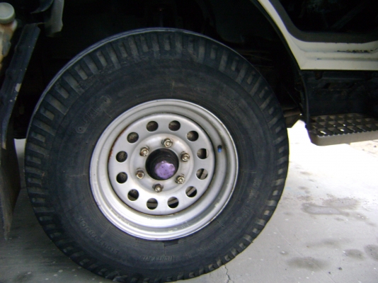 ขายรถ 6 ล้อ รุ่น NHR 69E เครื่อง 4BE1 110แรง เครื่องดี คัชชีไม่ต้องติ กะบะเลสเอกชัย กระจกไฟฟ้า เอาไปไม่ต้องทำอะไรเลย แต่งไว้หมดแล้ว รถใช้งานทุกวัน ขายออกรถใหม่ครับ ป้ายเล็กไม่ติดเวลา