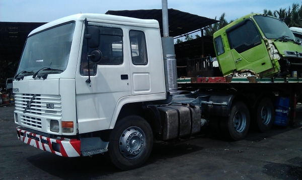 ขายรถหัวลากVOLVO FL10  เครื่อง310แรง 2เพลาพร้อมใช้