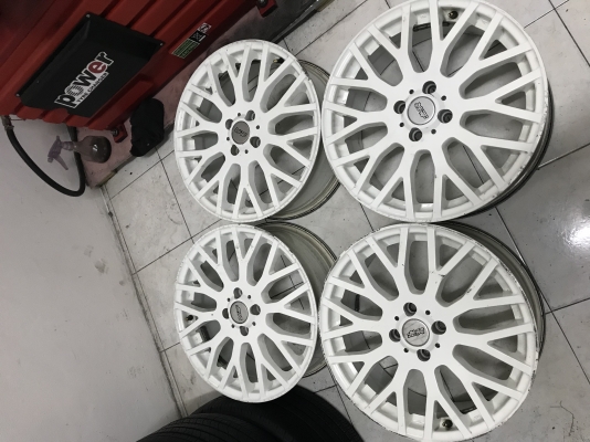 แม็ก 17x7.0 Et50 ขายตามสภาพ ไม่มีซ่อม แม็กเปล่า 4 วง 3500 ID line Tel.0850448320