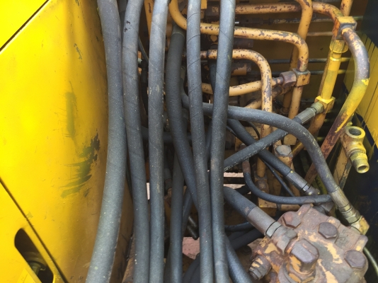 ขายรถแบ็คโฮ โคมัสสุ pc60-5 สภาพดีพร้อมใช้งาน เครื่องดีแน่น ปั้มแรง ช่วงล่างสวยๆแน่น ขายรถแบ็คโฮ โคมัสสุ pc60-5 สภาพดีพร้อมใช้งาน เครื่องดีแน่น ปั้มแรง ช่วงล่างสวยๆแน่น