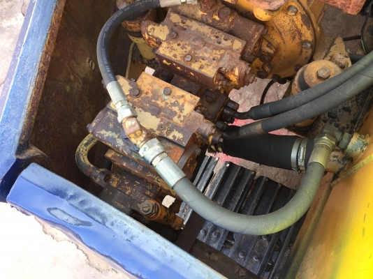 ขายรถแบ็คโฮ โคมัสสุ pc60-5 สภาพดีพร้อมใช้งาน เครื่องดีแน่น ปั้มแรง ช่วงล่างสวยๆแน่น ขายรถแบ็คโฮ โคมัสสุ pc60-5 สภาพดีพร้อมใช้งาน เครื่องดีแน่น ปั้มแรง ช่วงล่างสวยๆแน่น